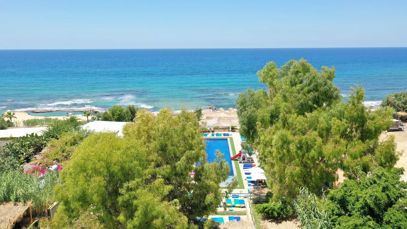 Side B pool with the Mediterranean sea in the background